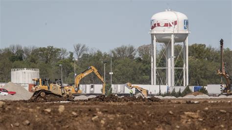 1805 union airpark blvd|New Amazon fulfillment center to bring 1,500 area jobs .